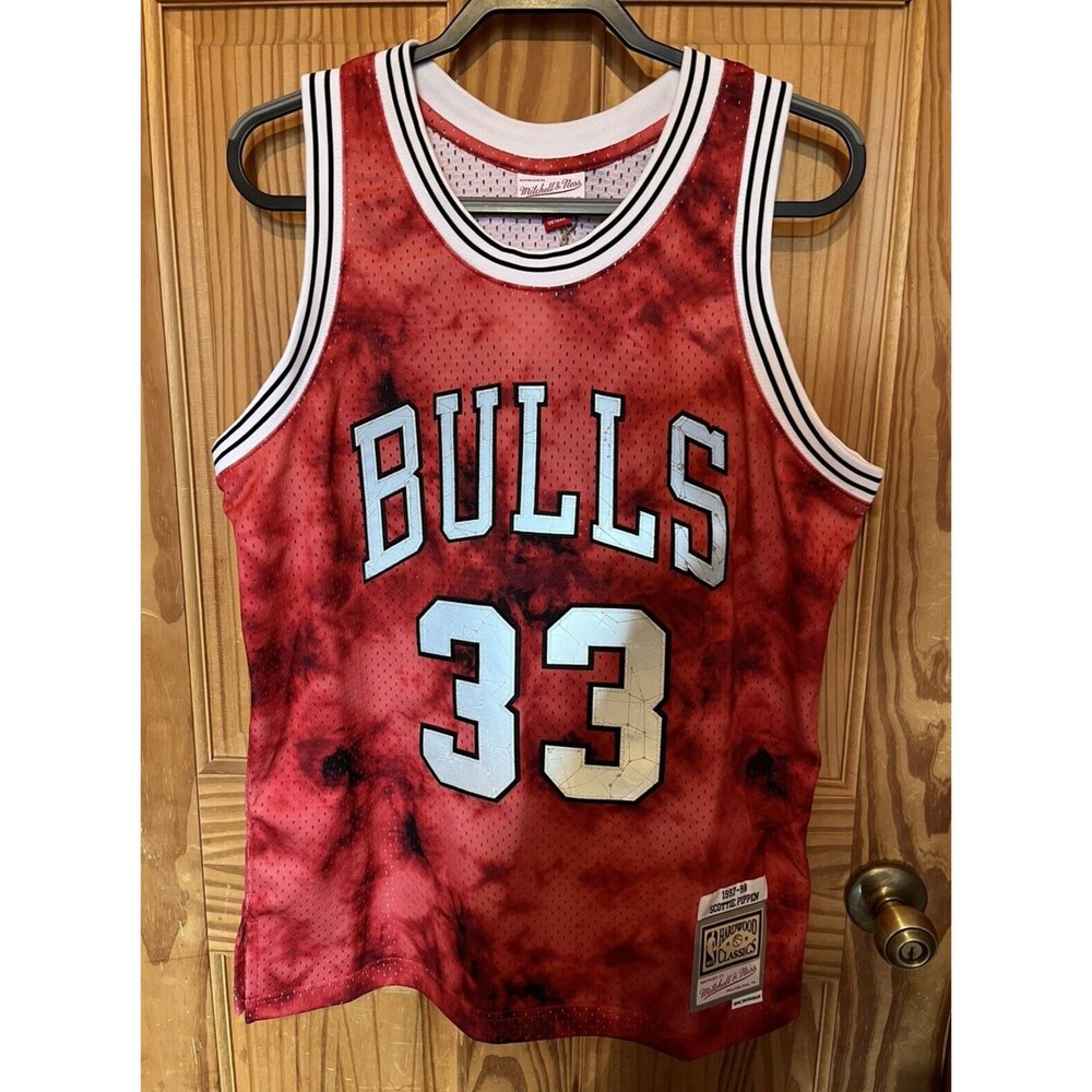 Mitchell & Ness Scottie Pippen Chicago Bulls 97-98 Galaxy Swingman Jersey Size M